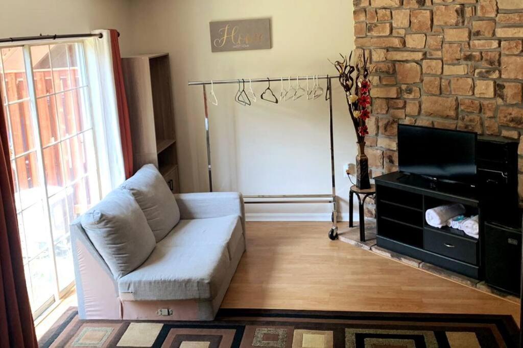 Modern Comfort Stays Alexandria Bagian luar foto
